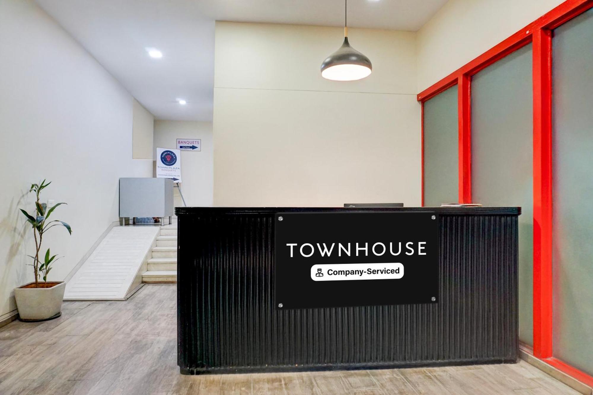 Super Townhouse Mg Road Pune Exterior foto