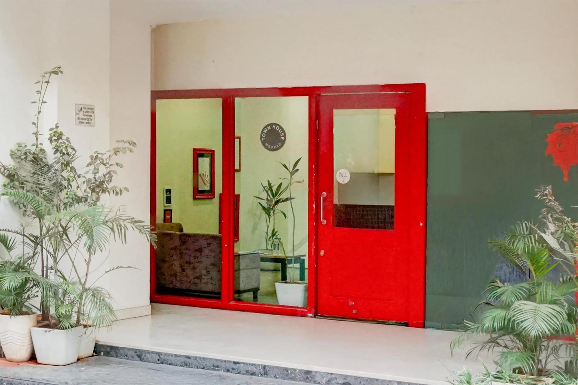 Super Townhouse Mg Road Pune Exterior foto